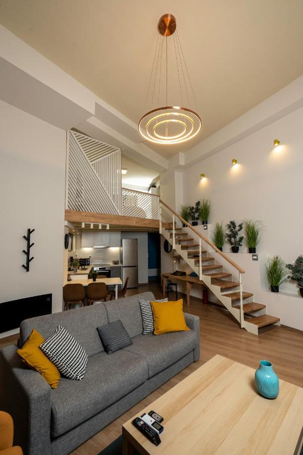 City Center Ground Loft - Ioannina Bagian luar foto